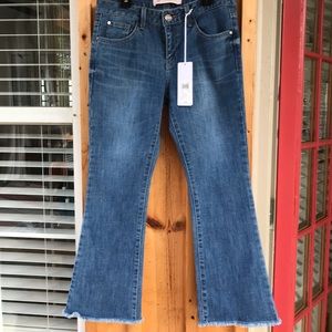 NWT Guess Jeans size 27, Crop Fray